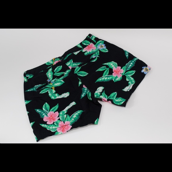 Tropical shorts - Picture 2 of 5